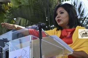 Gisela Mota beim Ablegen des Amtseides